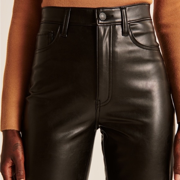 Abercrombie & Fitch Vegan Leather Straight Leg Pants, Short, Size 29 / 8 - Picture 3 of 16